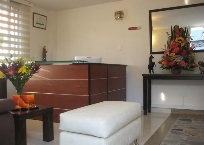 Central hotel: Hotel Casa Santa Marta