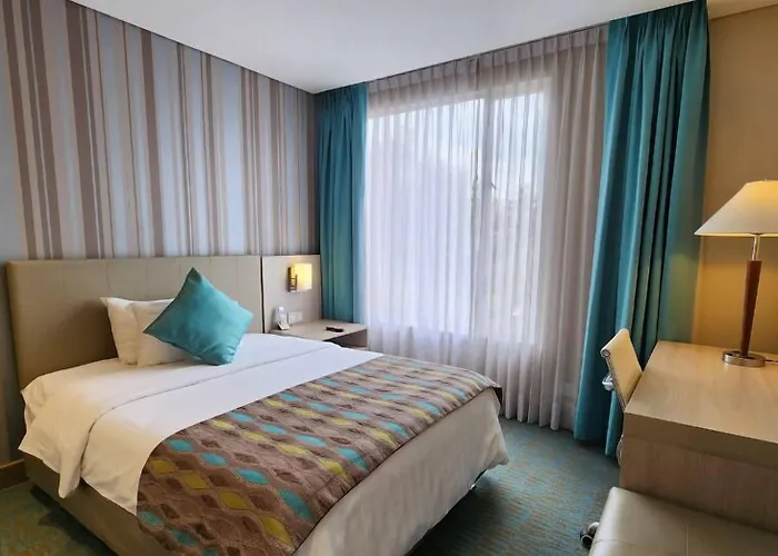 Hotel Plaza Suites